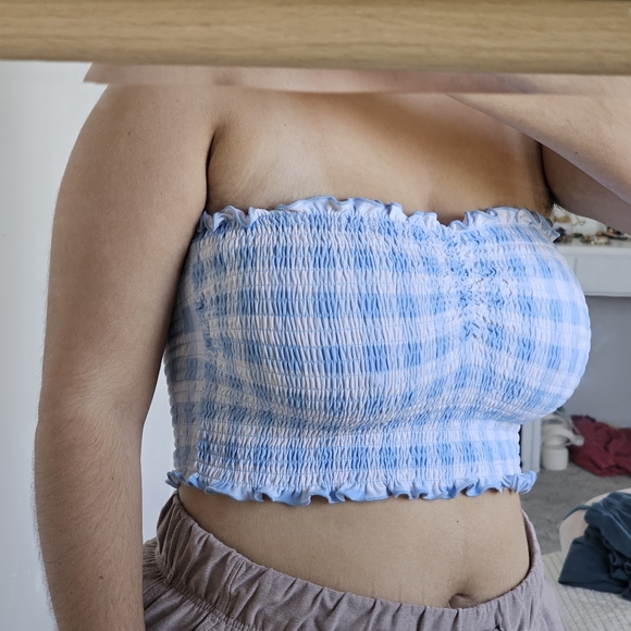 Gingham Ruched Tube Top . Large - Picture 2 of 8